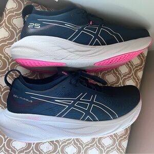 Women’s Asics Gel Nimbus-25